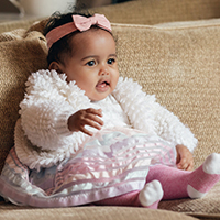 bébé fille mignonne